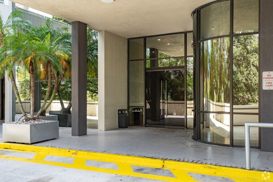 More Photos Of 1900 Glades Rd, Boca Raton Coworking Space