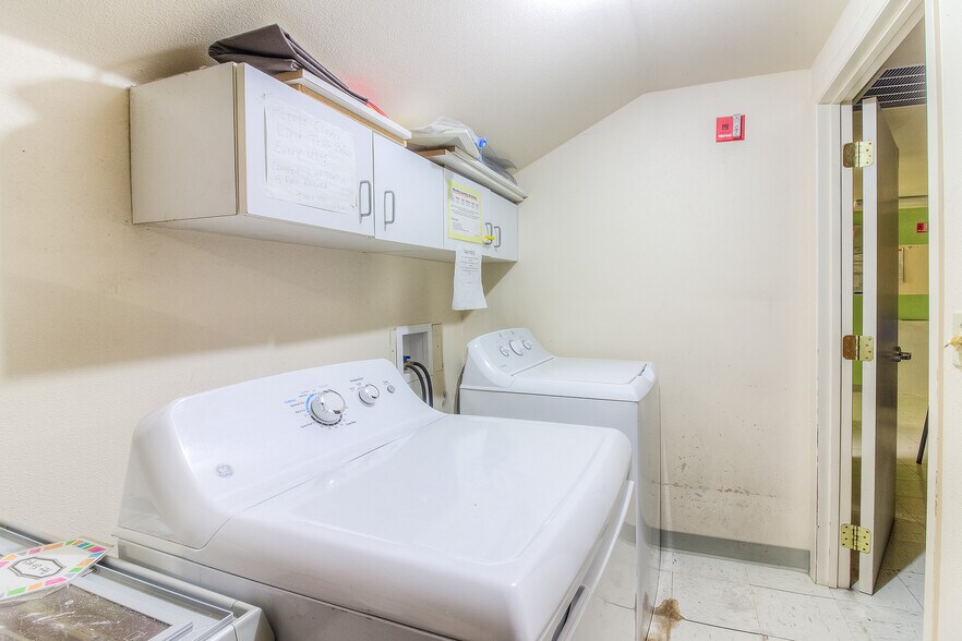 More Photos Of 909 N 21st Ave, Yakima Daycare Center For Sale