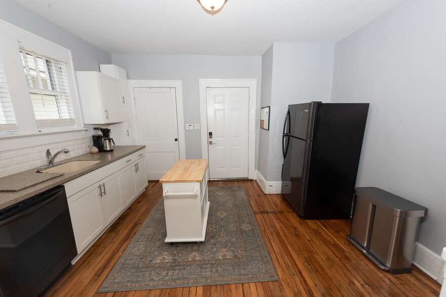 More Photos Of 485 S Pine St, Spartanburg Office For Lease
