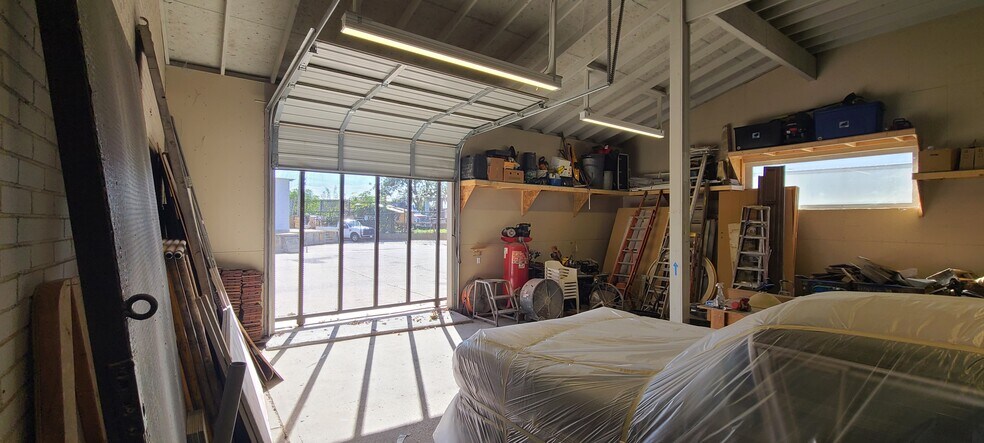 More Photos Of 5520 Military Pky, Dallas Industrial For Sale