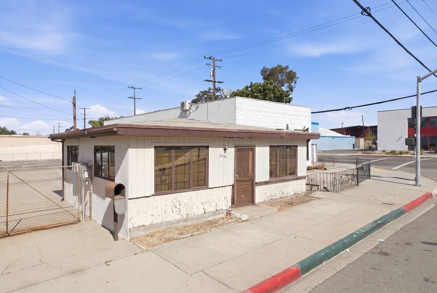 More Photos Of 2581 California Ave, Signal Hill Office For Sale
