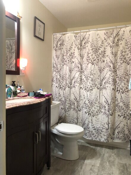 More Photos Of 190 W Stafford Rd, Union Apartments For Sale