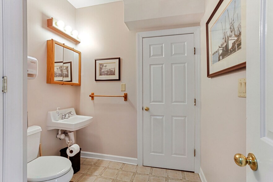More Photos Of 1719 Abercorn St, Savannah Office Residential For Sale