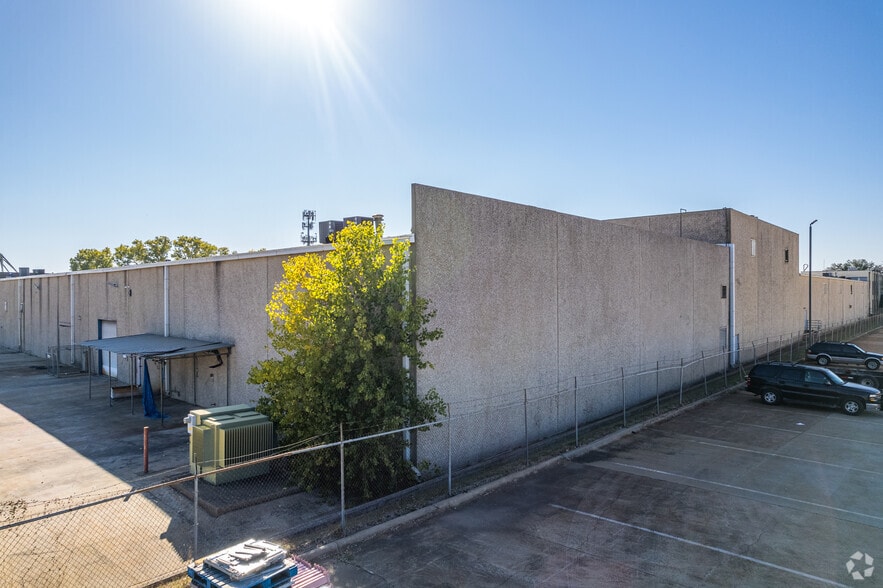 More Photos Of 1700 Columbian Club Dr, Carrollton Manufacturing For Sale