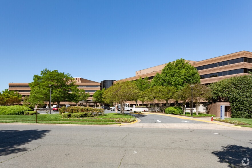 More Photos Of 13873 Park Center Rd, Herndon Office For Lease