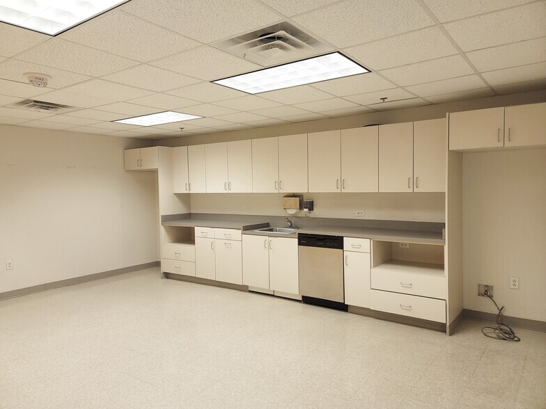 More Photos Of 700 E Franklin St, Richmond Apartments For Lease