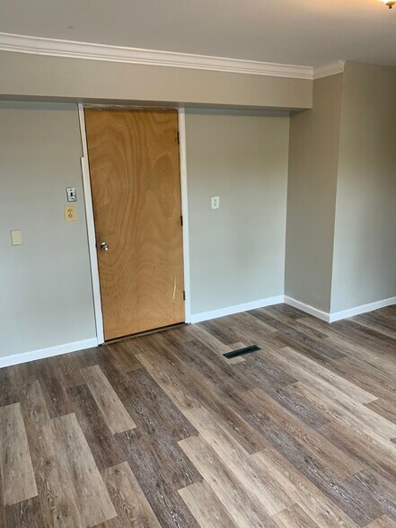 More Photos Of 304 Newton Ave, Oaklyn Office For Sale