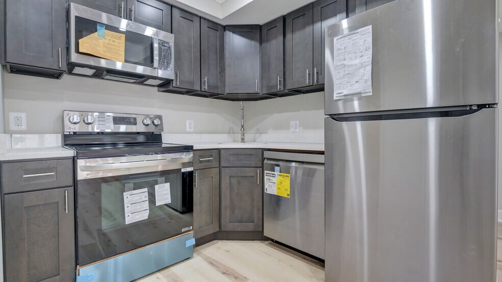 More Photos Of 323 8th St NE, Washington Apartments For Sale