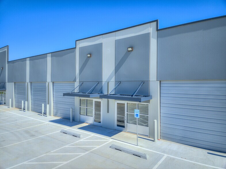 More Photos Of 4009 NW 164th St, Edmond Industrial For Sale