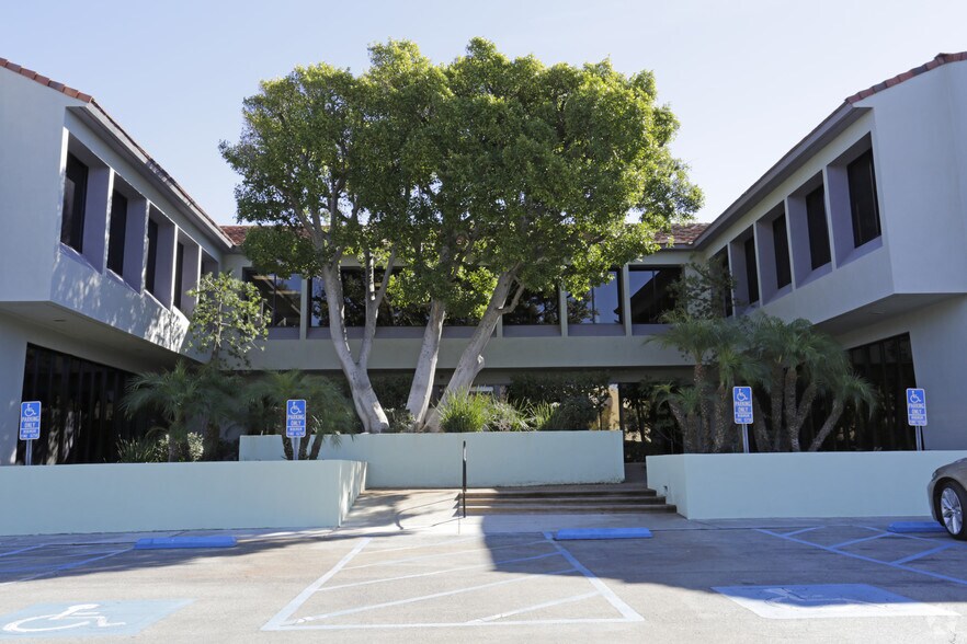 More Photos Of 2082 Business Center Dr, Irvine Office For Lease