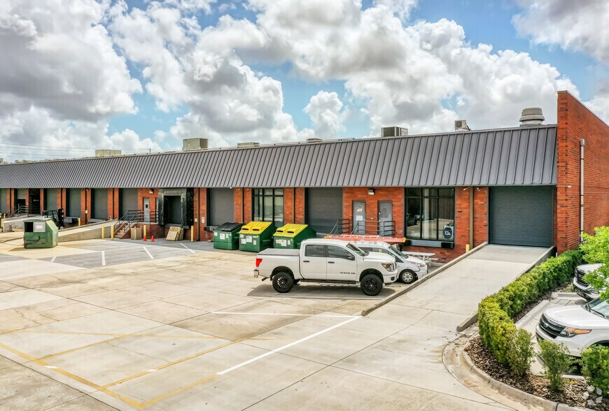More Photos Of 11401 Belcher Rd, Largo Unknown For Lease
