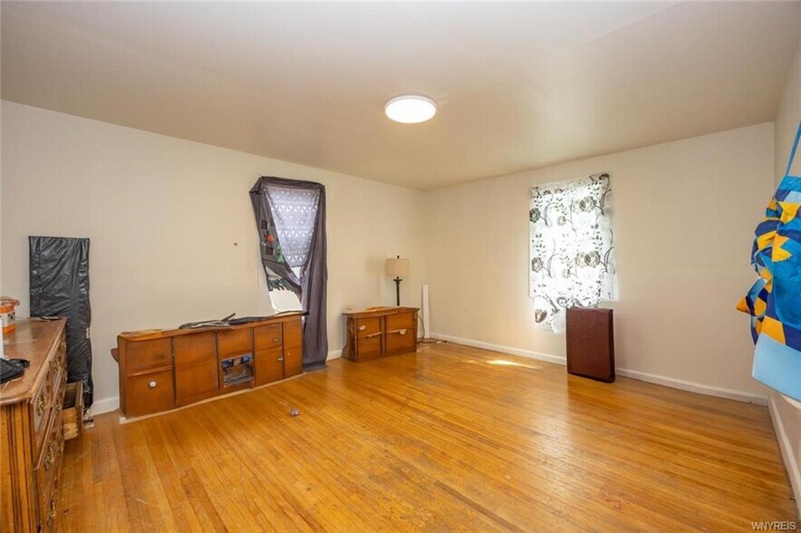 More Photos Of 1729 Ferry Ave, Niagara Falls Apartments For Sale