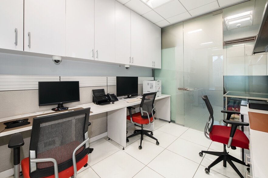 More Photos Of 50 W 47th St, New York Office Residential For Sale