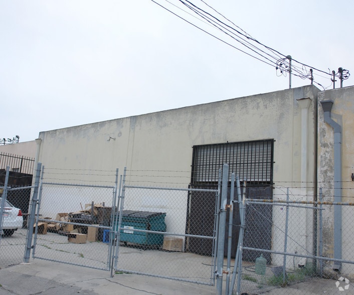 More Photos Of 12913 S Broadway, Los Angeles Manufacturing For Sale