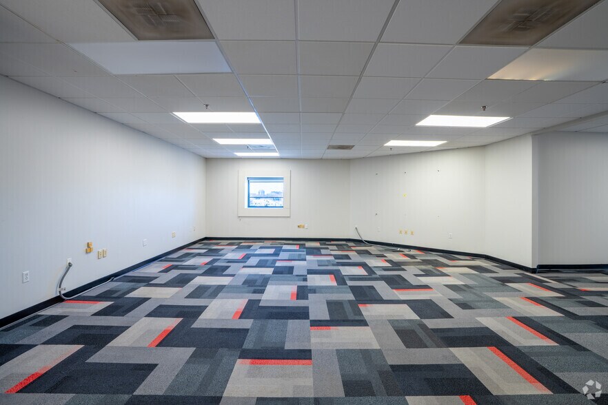 More Photos Of 810 Memorial Dr, Cambridge Office For Lease