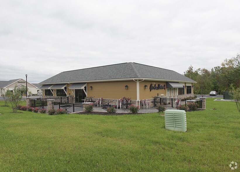 More Photos Of 5 Vista Blvd, Slingerlands Restaurant For Sale
