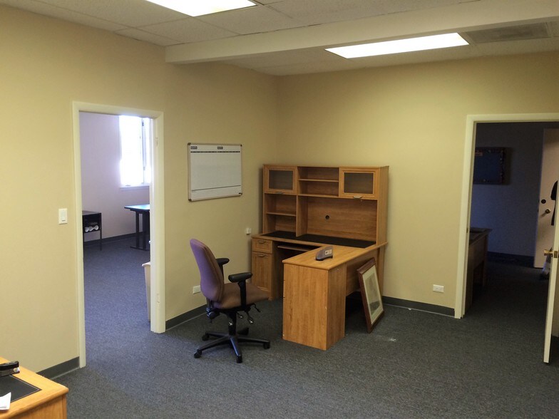 More Photos Of 100-130 Barrington Commons Ct, Barrington Unknown For Lease