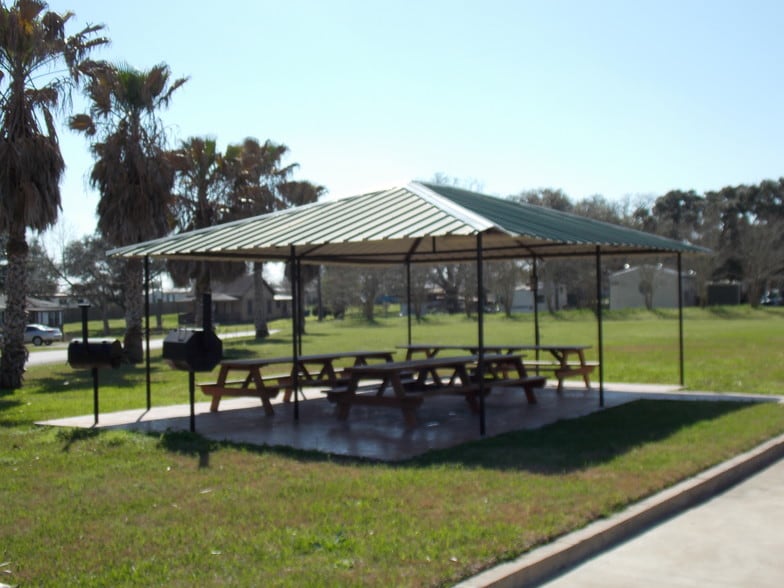 More Photos Of 207 US Highway 77 S, Hallettsville Hotel For Sale