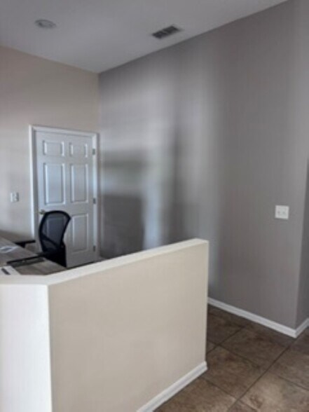 More Photos Of 17807 Hunting Bow Cir, Lutz Office For Lease