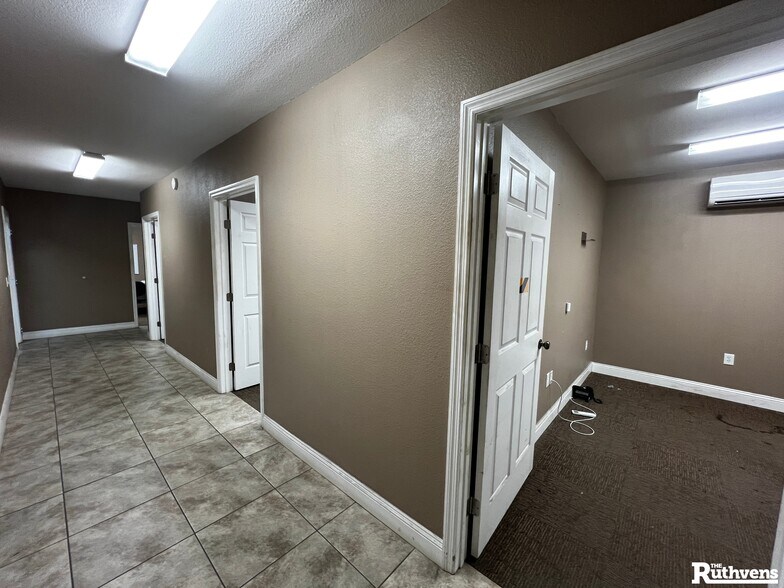 More Photos Of 5605 Commercial Blvd, Winter Haven Warehouse For Lease