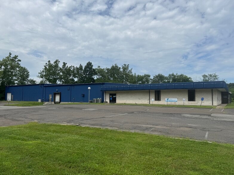 More Photos Of 35 Industrial Park Pl, Middletown Warehouse For Lease