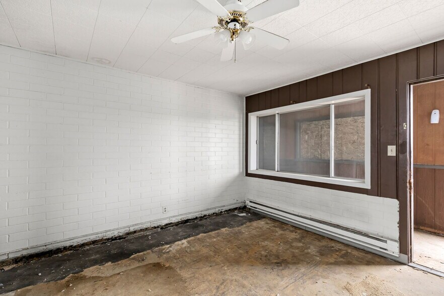 More Photos Of 1521 1st Ave NW, Great Falls Hotel For Sale