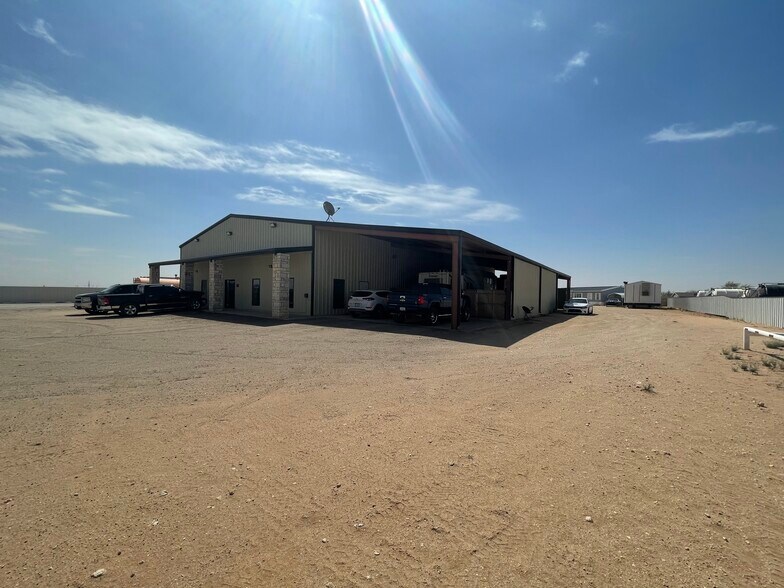 More Photos Of 10916 E Cottonwood Rd, Gardendale Warehouse For Lease