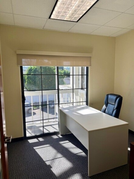 More Photos Of 14101 Valleyheart Dr, Sherman Oaks Office For Lease