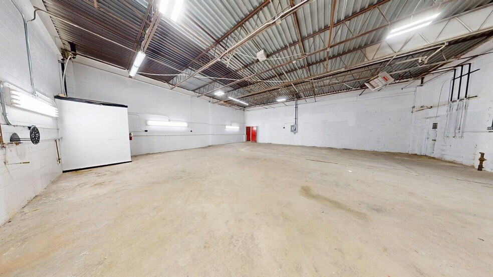 More Photos Of 2560 Richmond Ter, Staten Island Service For Sale