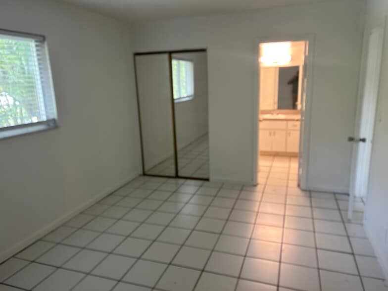 More Photos Of 1111 SW 4th St, Fort Lauderdale Apartments For Sale