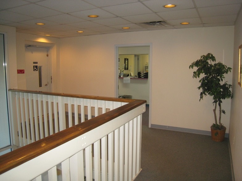 More Photos Of 215 E Laurel Rd, Stratford Medical For Sale