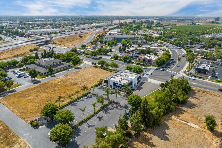 More Photos Of 3401 W Monte Vista Ave, Turlock Restaurant For Sale