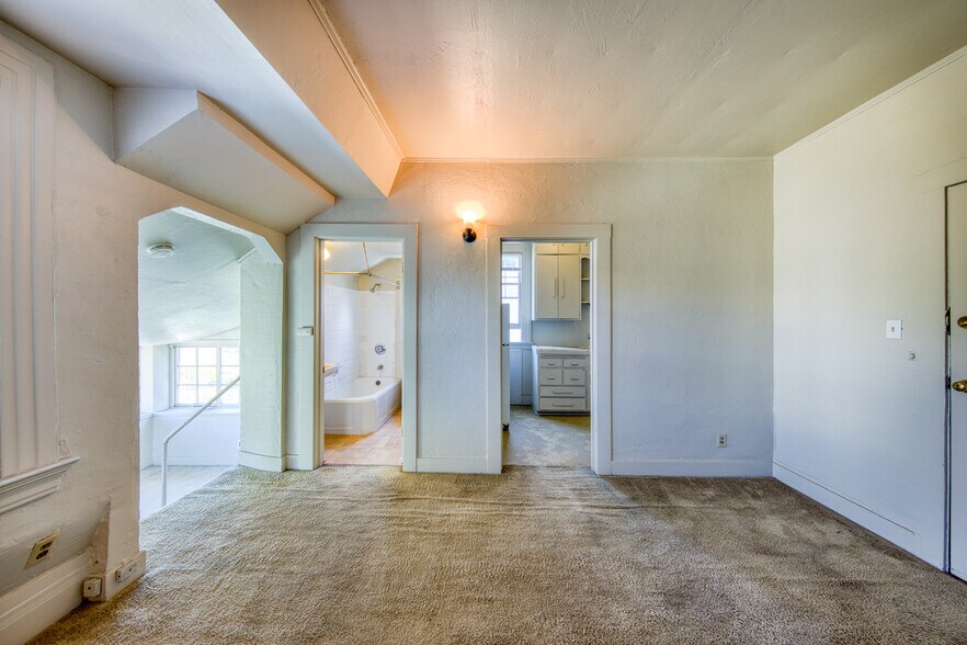 More Photos Of 429 Vernon St, Oakland Apartments For Sale
