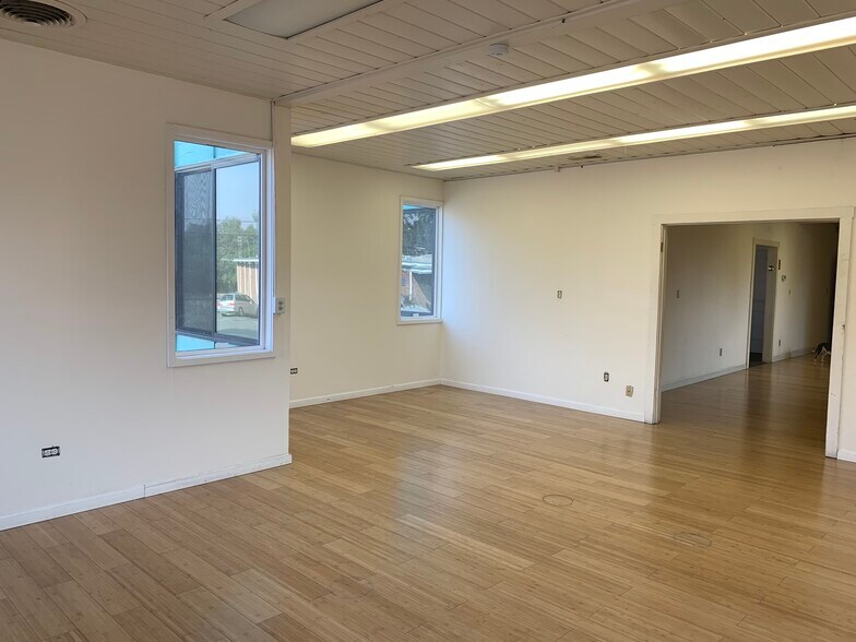 More Photos Of 5353 Claremont Ave, Oakland Research And Development For Lease