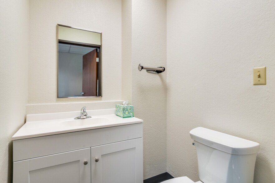 More Photos Of 538 E Stuart Ave, Redlands Unknown For Lease
