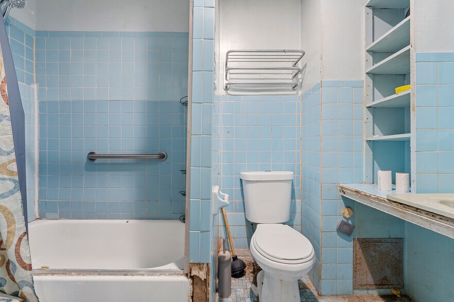 More Photos Of 108 Veronica Pl, Brooklyn Land For Sale