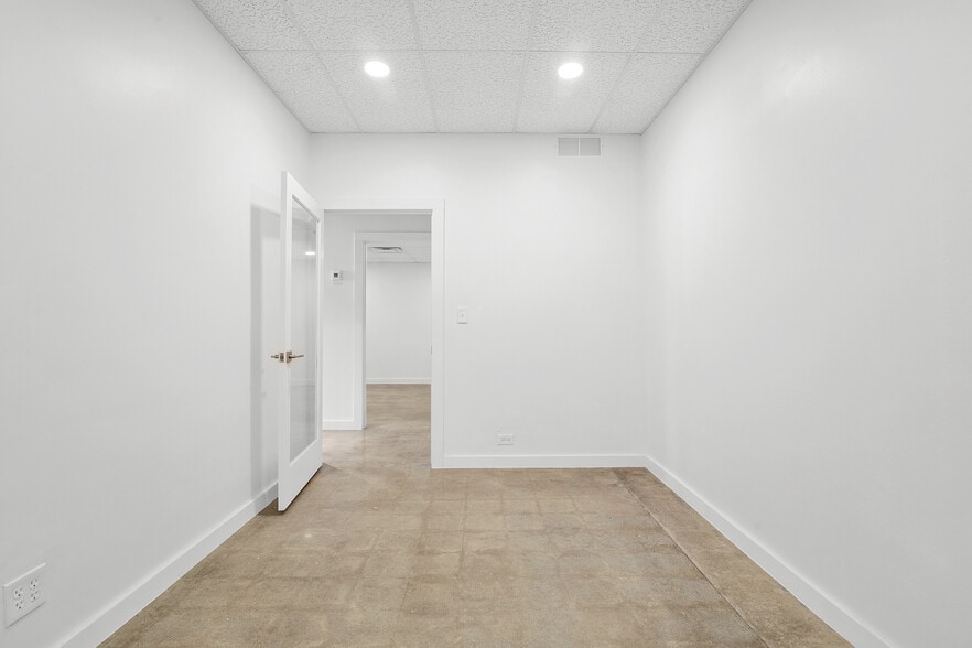 More Photos Of 1625 S Boston Ave, Tulsa Office For Sale