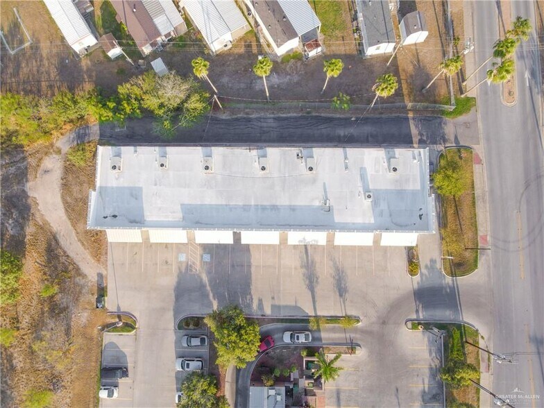 More Photos Of 2507 US Highway 281, Pharr Storefront For Sale