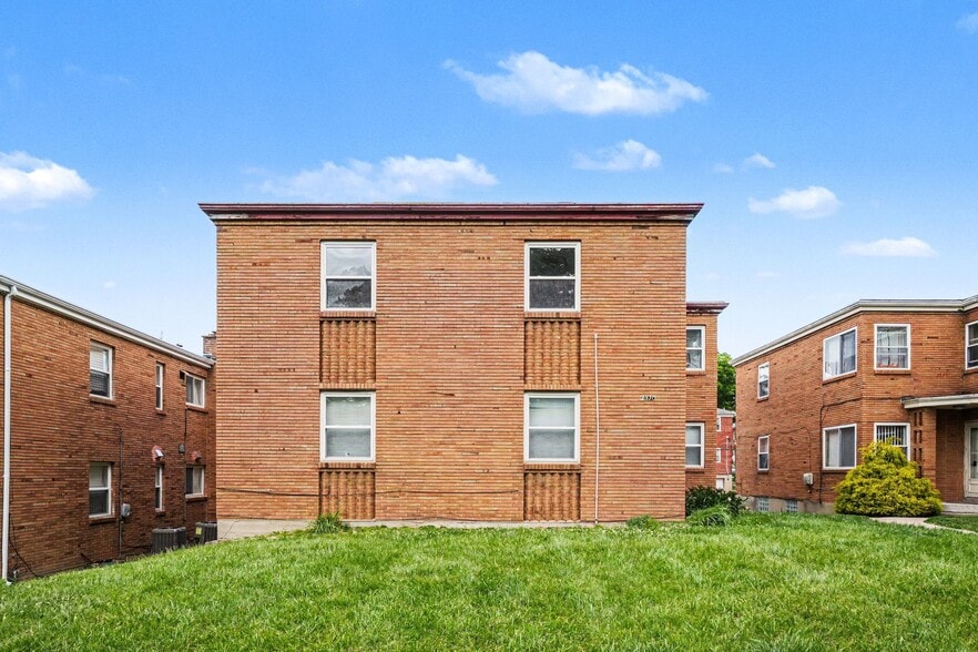 More Photos Of 2370 Losantiville Ave, Cincinnati Multifamily For Sale