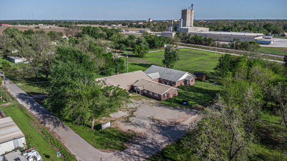 More Photos Of 1028 N 11th St, Chickasha Religious Facility For Sale