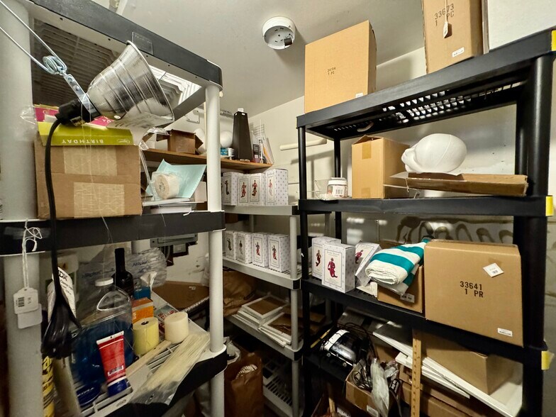 More Photos Of 47 Conanicus Ave, Jamestown Storefront Retail Residential For Lease