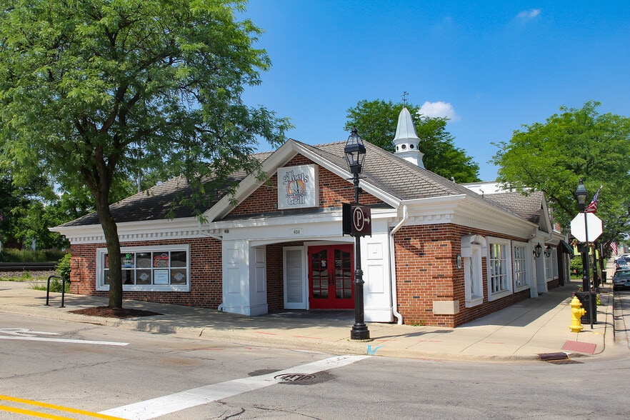 More Photos Of 515 Crescent Blvd, Glen Ellyn Freestanding For Lease