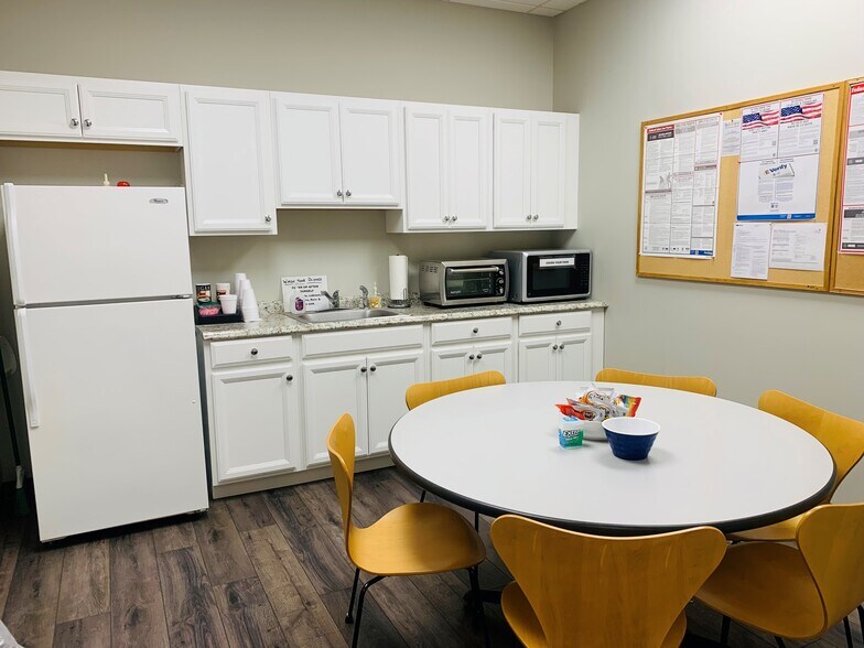 More Photos Of 1935 Vaughn Rd NW, Kennesaw Light Distribution For Lease