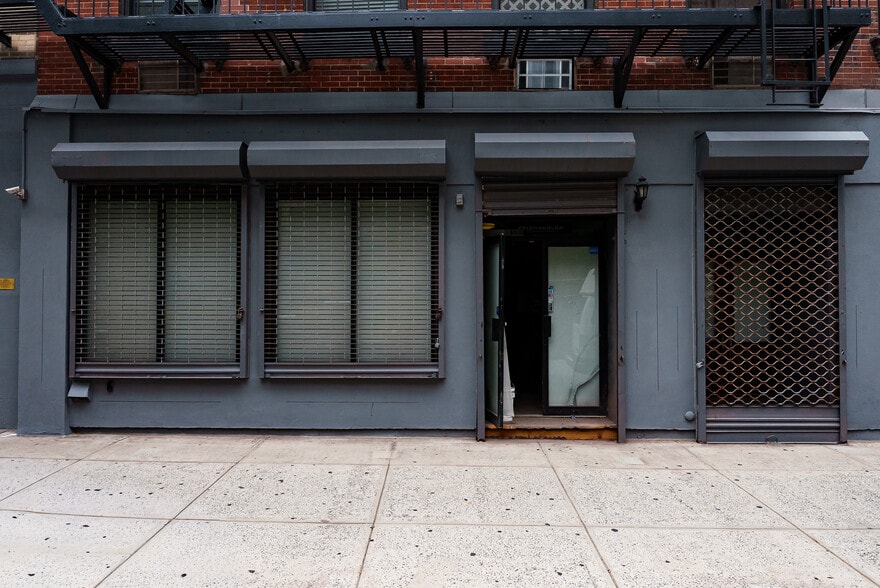 Primary Photo Of 244-252 W 27th St, New York Apartments For Lease