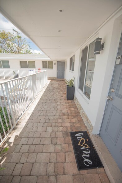 More Photos Of 231 SW 15th St, Pompano Beach Apartments For Sale