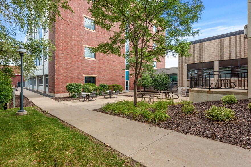 More Photos Of 2361 W Highway 36, Roseville Office For Lease