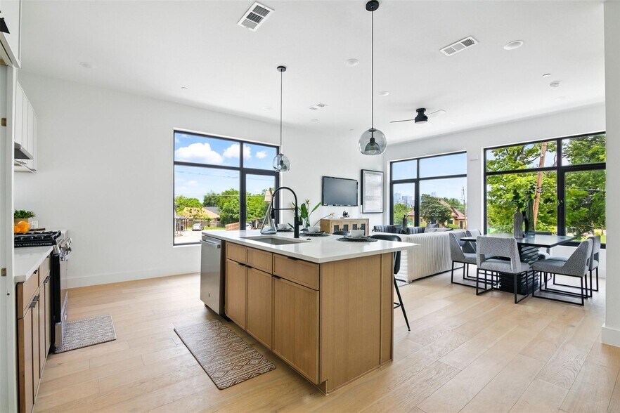 More Photos Of 426-430 E 8th St, Dallas Apartments For Sale