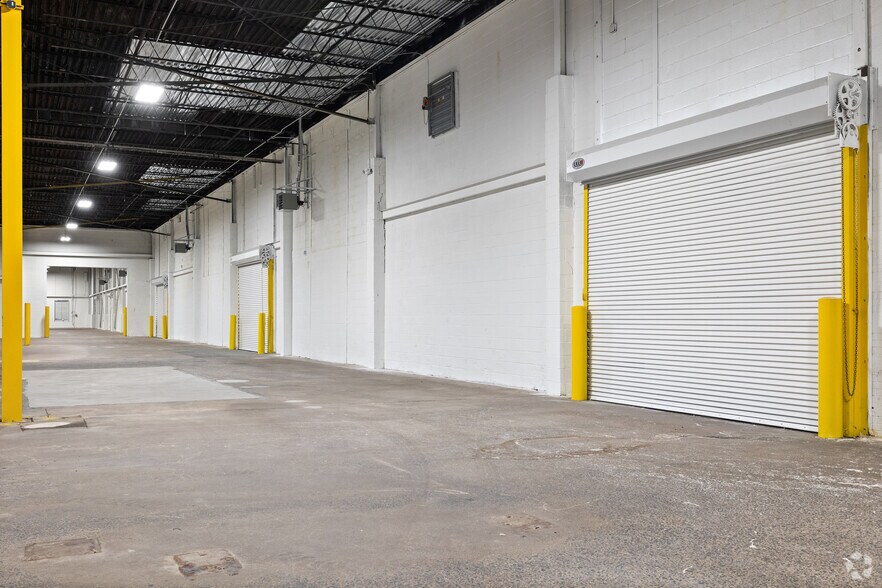 More Photos Of 6608-6610 Electronic Dr, Springfield Warehouse For Lease