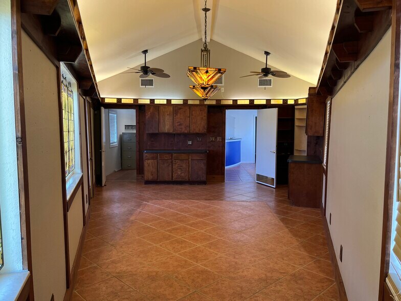 More Photos Of 8181 U.S. Highway 19 N, Pinellas Park Office For Sale