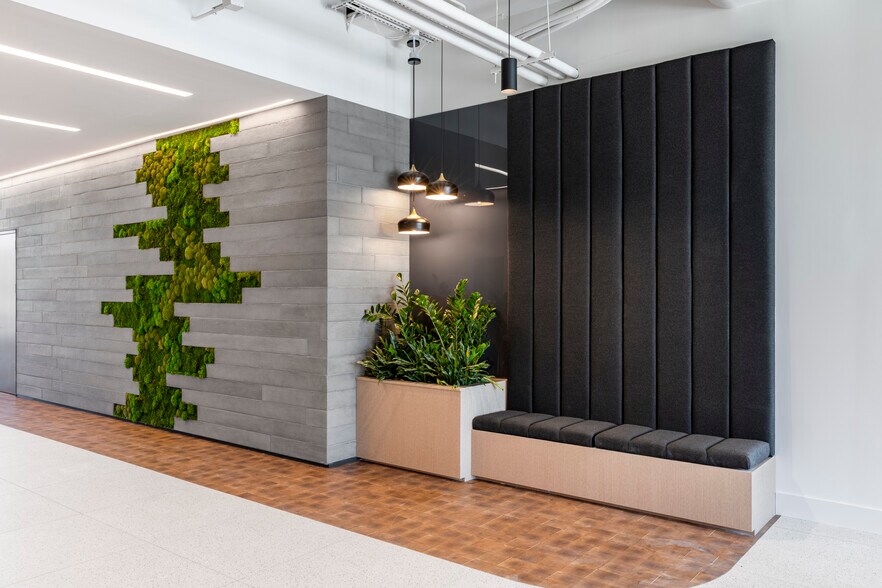 More Photos Of 380 Data Dr, Draper Unknown For Lease